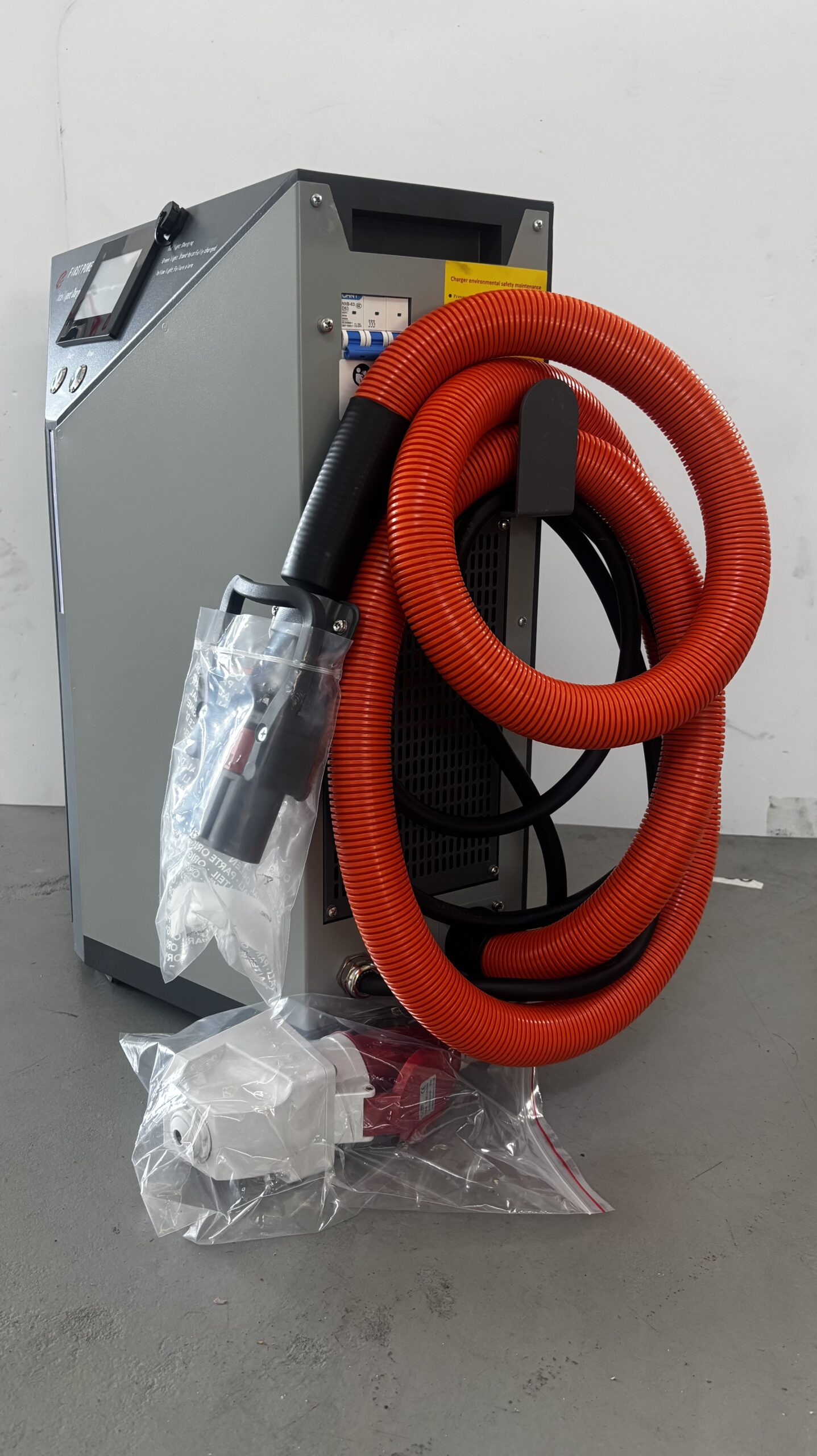 CARICABATTERIA LITIO EP Equipment 80v - immagine 2